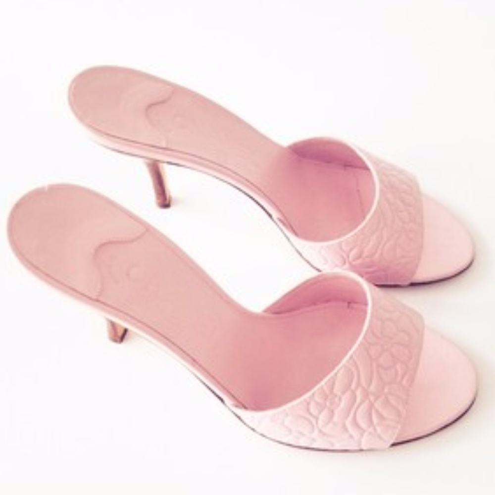 Embossed Camellia Flower light pink slide ons 37.5